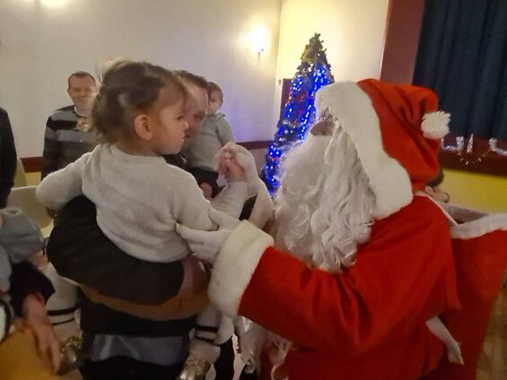 Distribution de cadeaux par le Père Noël