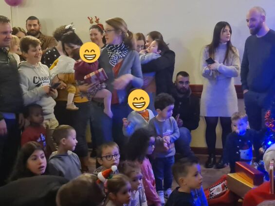 Distribution de cadeaux par le Père Noël