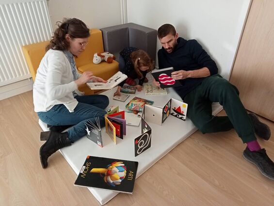 moment lecture avec papa et maman de livres POP UP