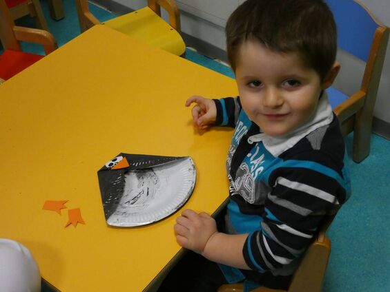 Activité peinture, réalisation de pingouins. Activité peinture, réalisation de pingouins.