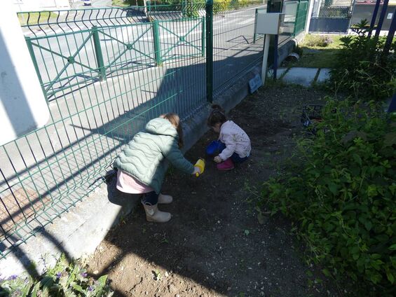 Activité jardin à Trotti'Nous Activité jardin à Trotti'Nous