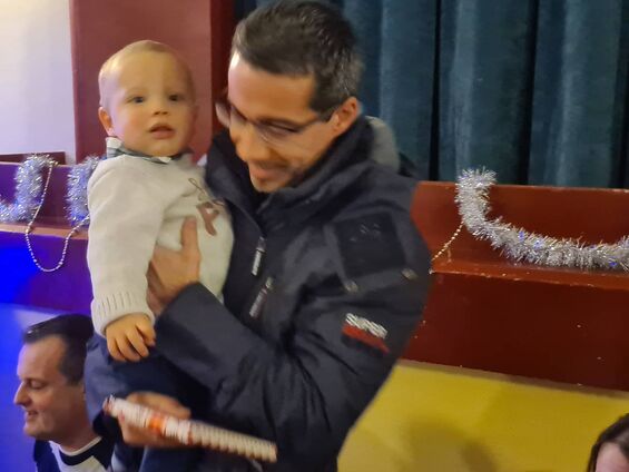 Distribution de cadeaux par le Père Noël