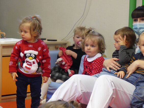 Spectacle "maman chat et ses 3 petits chats" Spectacle "maman chat et ses 3 petits chats"