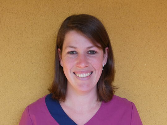 Laura Ridon, Assistante éducatrice