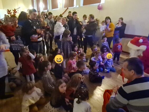 Distribution de cadeaux par le Père Noël