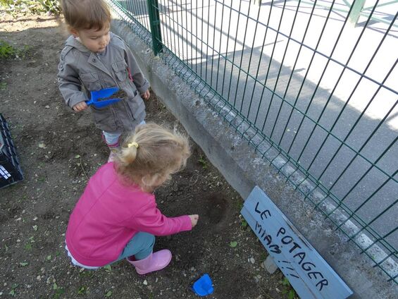 Activité jardin à Trotti'Nous Activité jardin à Trotti'Nous