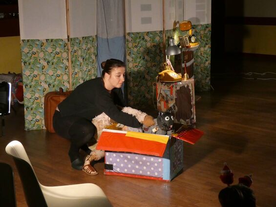Spectacle "Mamie Frippe fête Noël"par la compagnie Zébuline