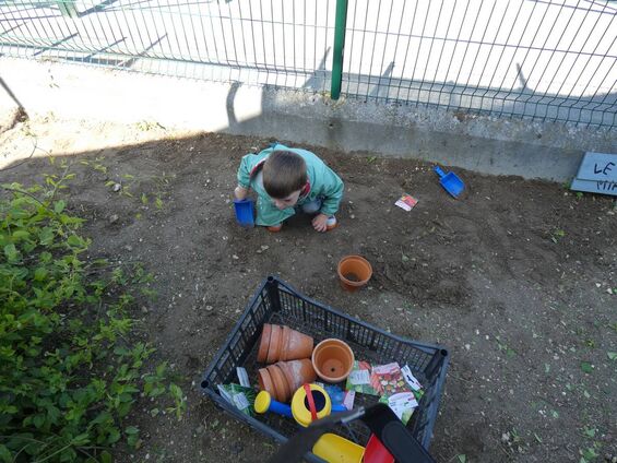 Activité jardin à Trotti'Nous Activité jardin à Trotti'Nous